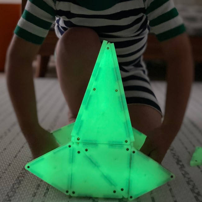 Klocki magnetyczne świecące w ciemności MAGNA-TILES - Glow 16 el.