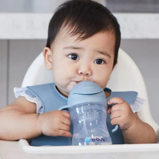 Innowacyjny bidon ze słomką B.box - Błękitny