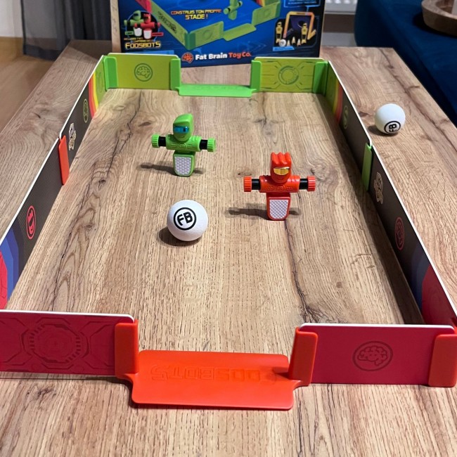Piłkarzyki Foosbots Fat Brain Toys - Boisko do gry