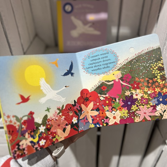 Książka "Moje Pierwsze Muzyczne Opowieści. Cztery Pory Roku" Wydawnictwo Api Papi