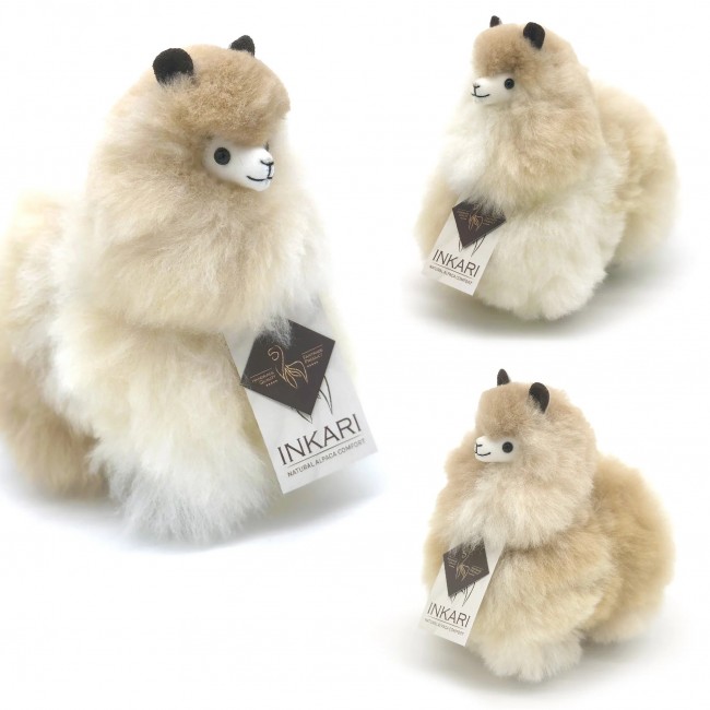 Puszysta maskotka Alpaka Inkari Naturals - Sahara 23 cm