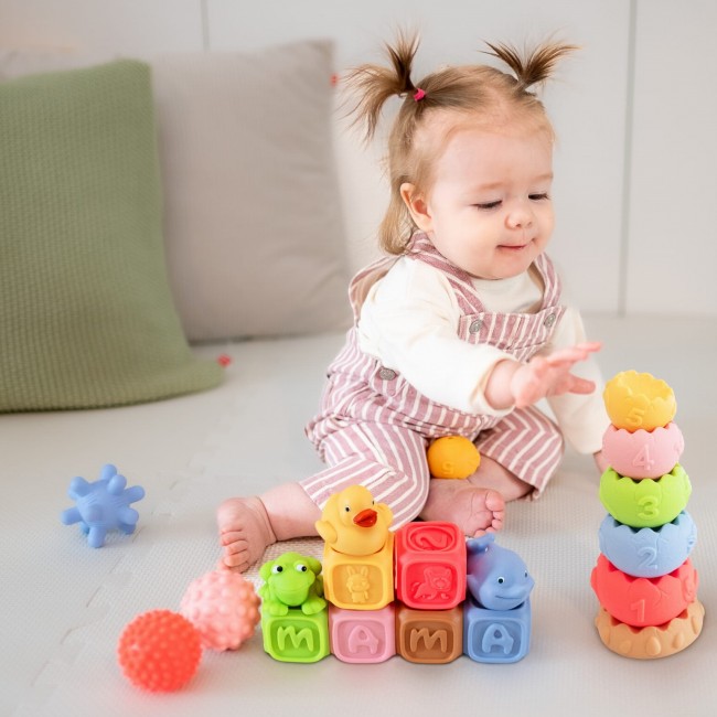 Klocki sensoryczne, piramida, piłeczki, zwierzątko - Tullo zestaw edukacyjny Montessori 18 szt.