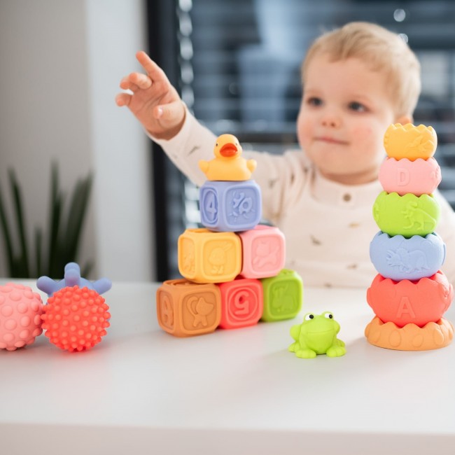 Klocki sensoryczne, piramida, piłeczki, zwierzątko - Tullo zestaw edukacyjny Montessori 18 szt.