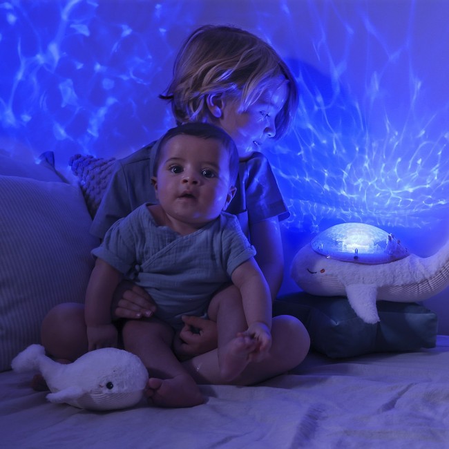 Projektor z grzechotką Tranquil Whale™ Cloud B - Wieloryb biały