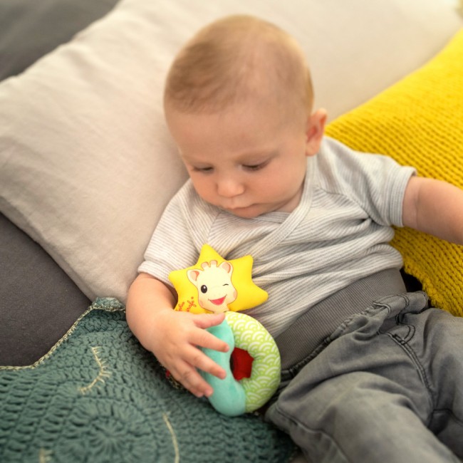 Zestaw upominkowy Żyrafa Sophie la girafe z miękką grzechotką