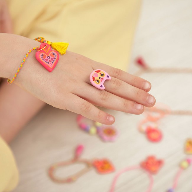 Zestaw kreatywny do tworzenia biżuterii dla przyjaciółek Janod - Klejnoty przyjaźni 8+