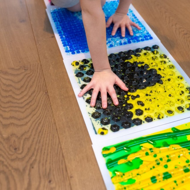 Ścieżka sensoryczna Tullo - sensoryczne płytki z cieczą fakturowe 30 cm 4 szt.