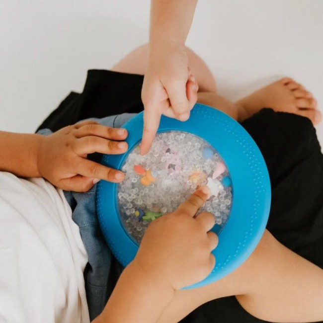 Sensoryczny dysk z figurkami A-Ku-Ku! Peekaboo Jellystone - Plaża