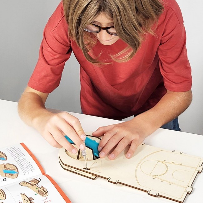 Zestaw konstrukcyjny elektroniczna mini koszykówka DIY z grami Buki