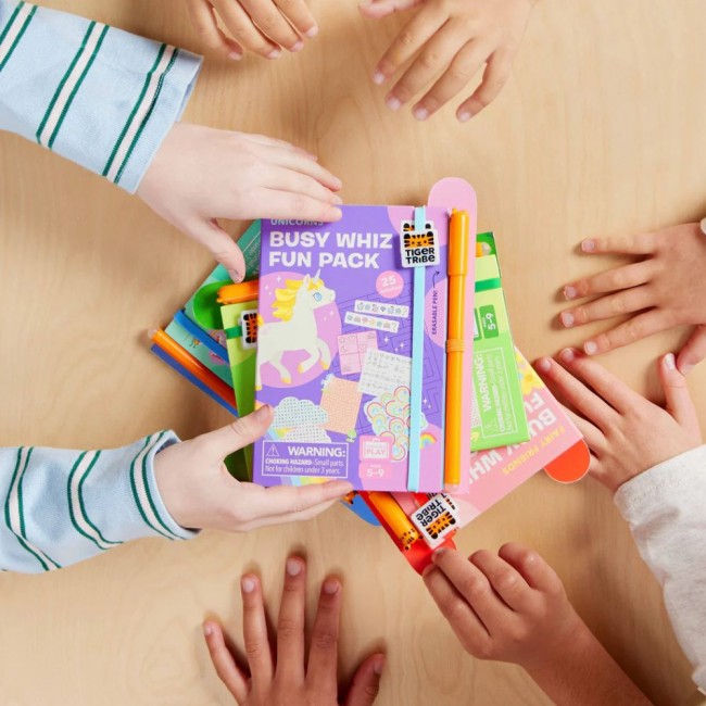 Książeczka pełna łamigłówek, labiryntów i gier Tiger Tribe - Jednorożce