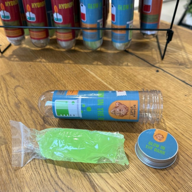 Mini eksperymenty Einstein The Purple Cow - Plastelina świecąca w ciemności