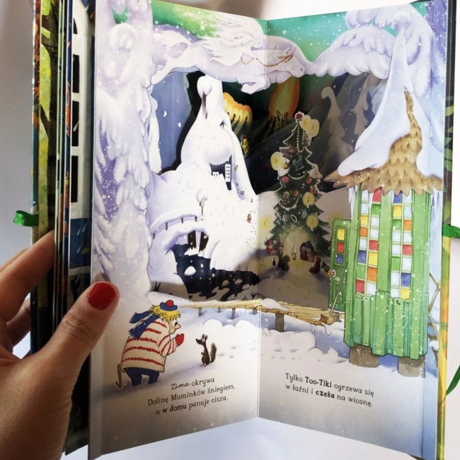 Książka "Rok w Dolinie Muminków. Karuzela pop-up" Wydawnictwo Harperkids