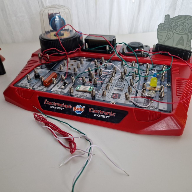 Ekspert elektroniki Buki - 50 obwodów elektrycznych