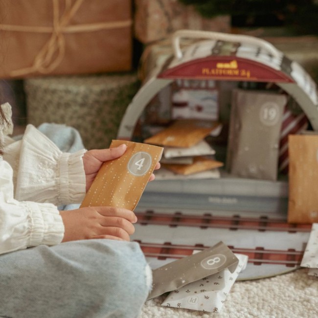 Kalendarz adwentowy w walizeczce Little Dutch X-MAS