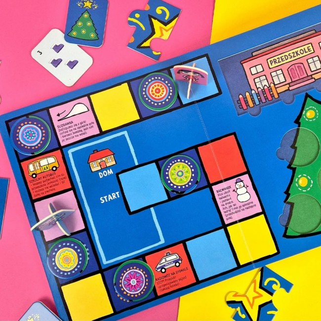 Książka z grą "Kicia Kocia Drużyna Gwiazdki" Wydawnictwo Media Rodzina