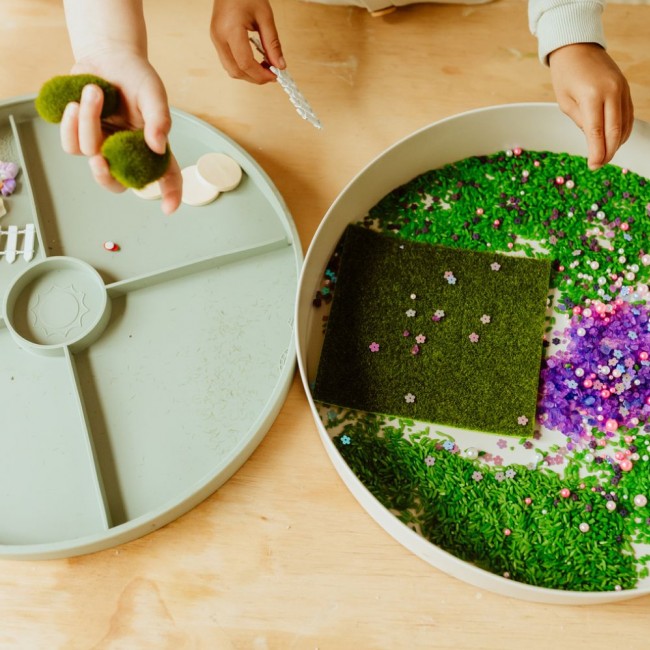 Zestaw sensoryczny Jellystone - Zaczarowany Ogród - wkład do tacki sensorycznej Play Tray