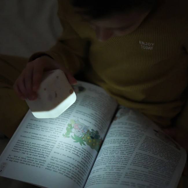 Przenośna lampka nocna Cloud B - świecąca kostka - Kosmos