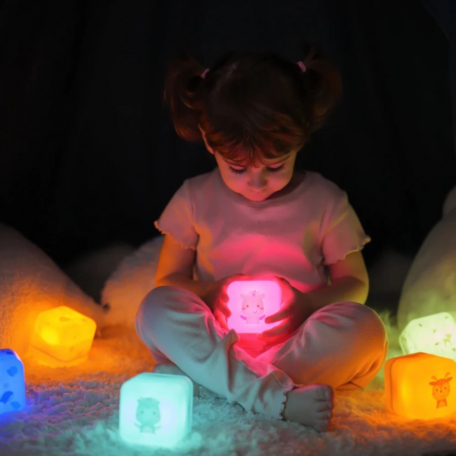 Przenośna lampka nocna Cloud B - świecąca kostka - Jednorożec Lily