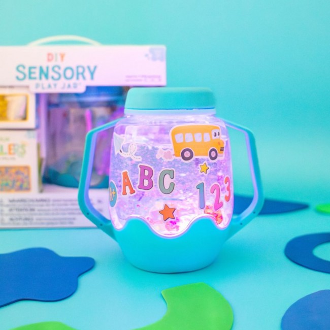 Słoik sensoryczny do napełnienia wodą Glo Pals z akcesoriami - ABC