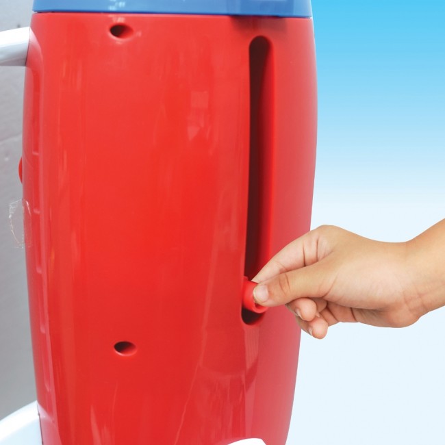 Duża rakieta kosmiczna z astronautami Buki