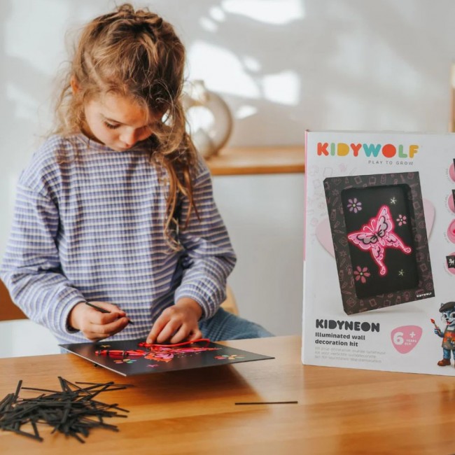 Zestaw do tworzenia świecącej dekoracji ściennej Kidywolf - Kidyneon Bajki 3 szt.