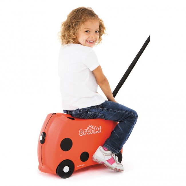 Jeżdżąca walizeczka Trunki - Biedronka